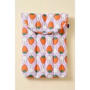 BAGGU Strawberry Miffy Laptop sleeve